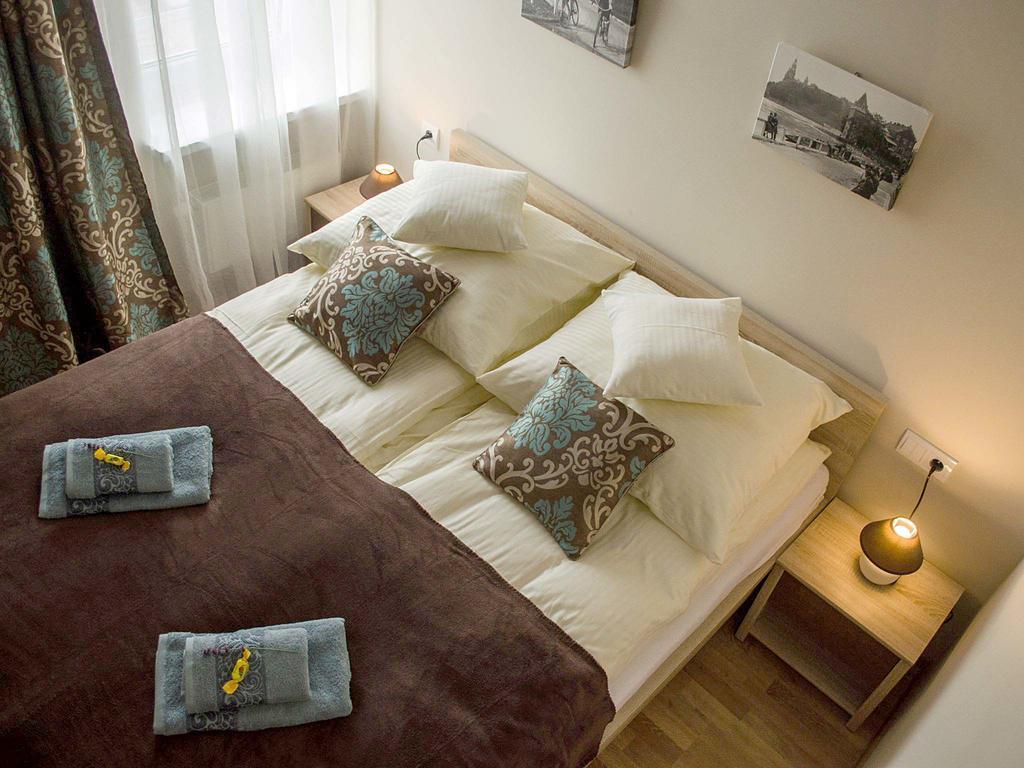 Royal Route 29 Comfort Rooms Krakau Buitenkant foto