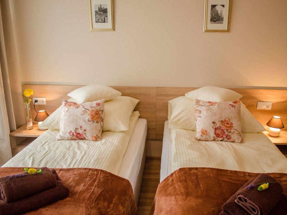 Royal Route 29 Comfort Rooms Krakau Buitenkant foto