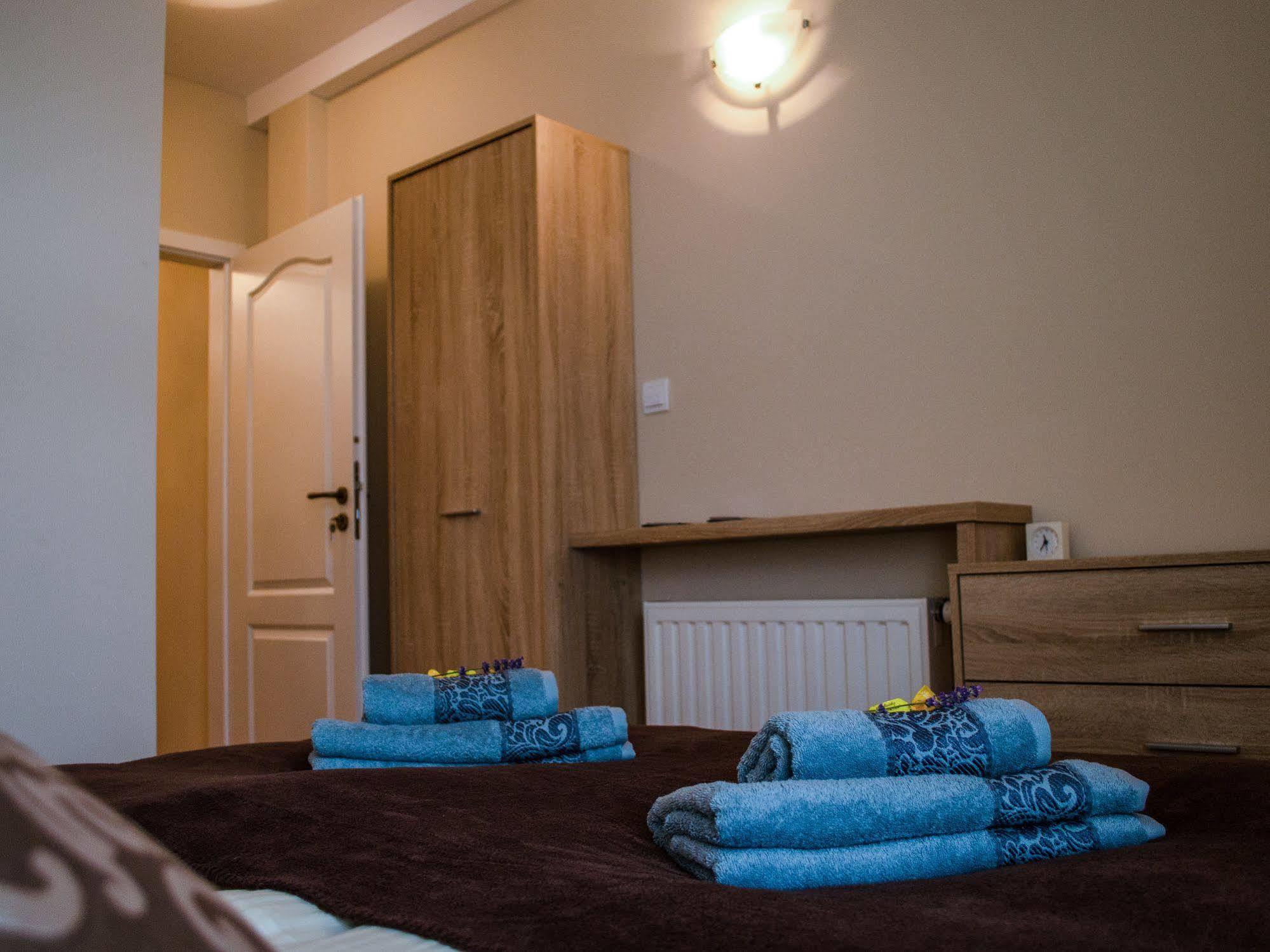 Royal Route 29 Comfort Rooms Krakau Buitenkant foto